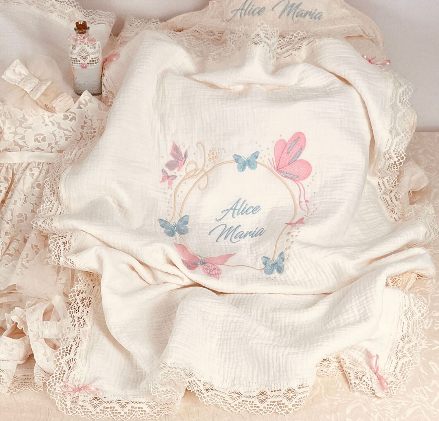 Trusou Muselina Botez Fluturi roz si aqua - Set Biserica Premium