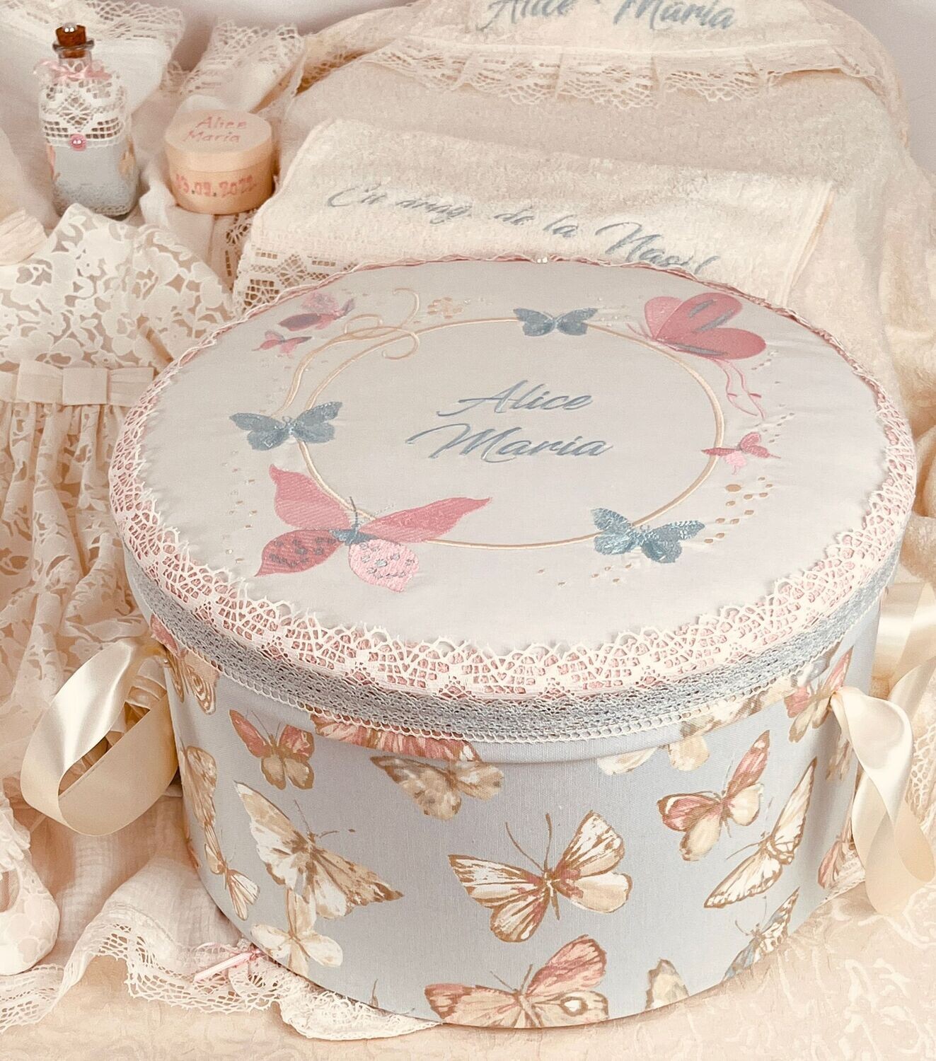 Trusou Muselina Botez Fluturi roz si aqua - Set Biserica Premium