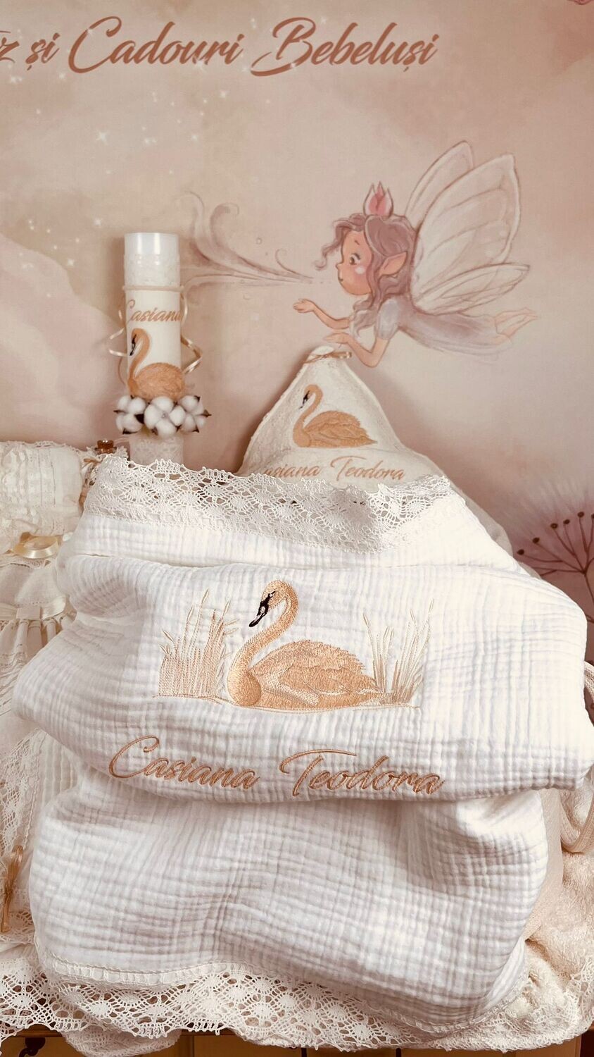 Trusou Botez Muslin Personalizat Lebada - Set Biserica Premium