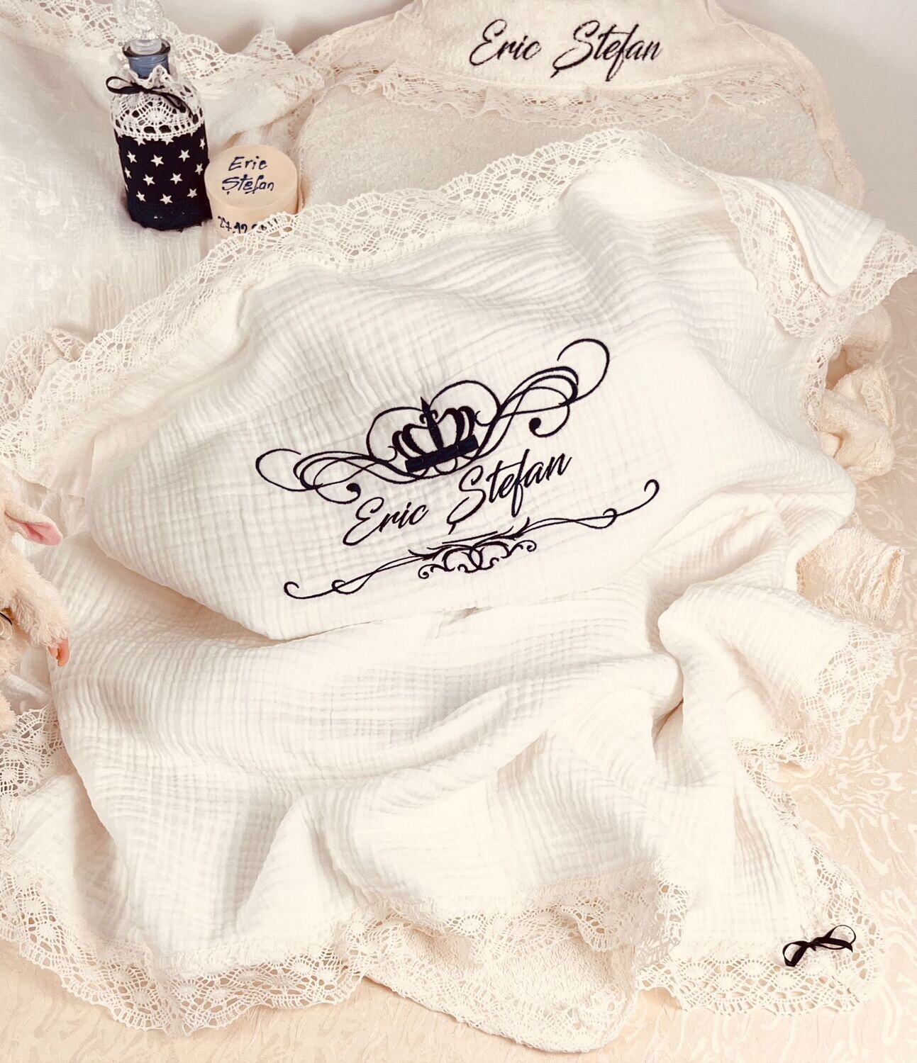 Trusou Botez Personalizat Muselina Oita - Set Biserica