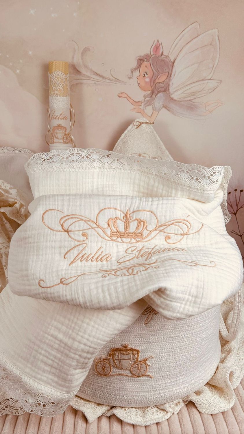 Trusou Botez Muselina Regal cu Caleasca - Set Biserica Premium