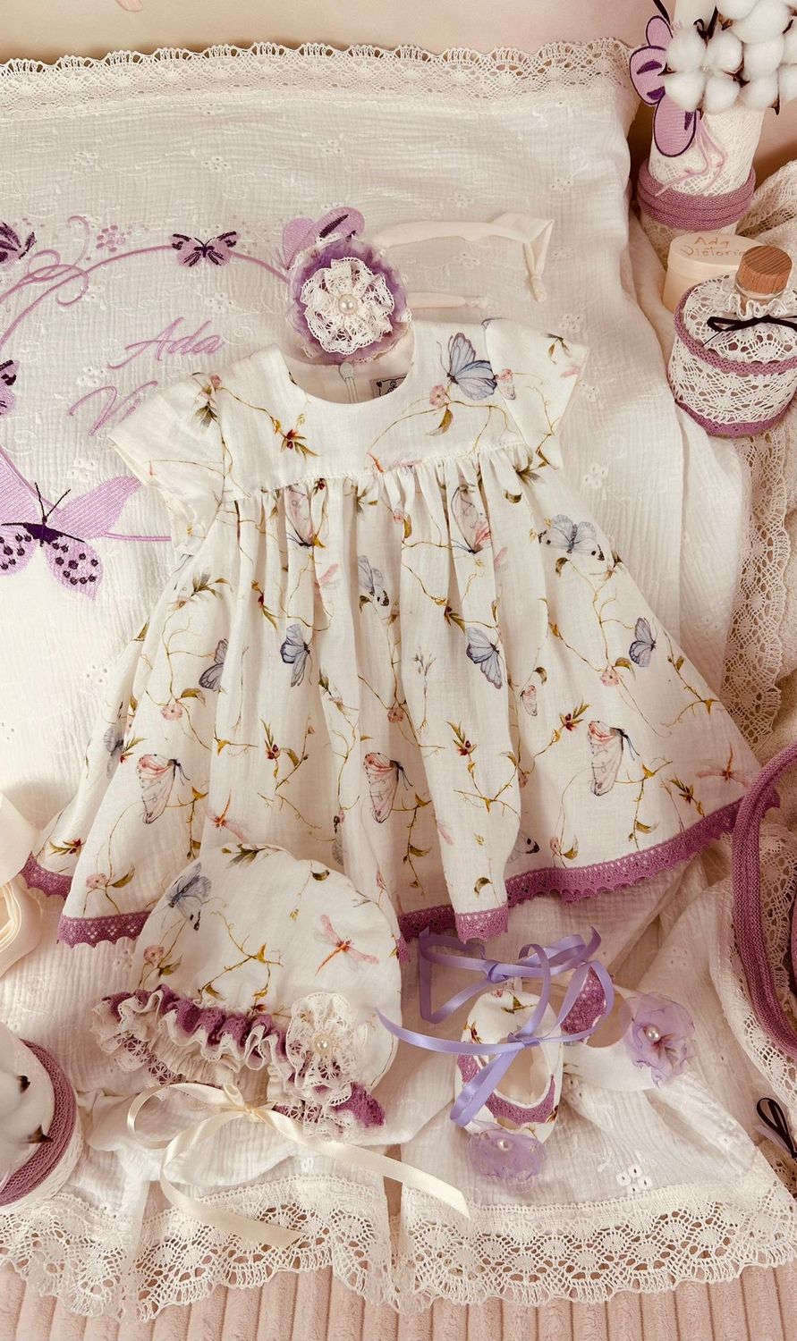 Trusou Botez Muselina Fluturi lila Set Biserica Premium