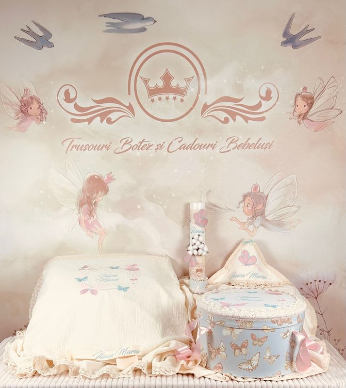 Trusou Botez Muselina Fluturi Aqua - Set Biserica Personalizat Trusou Botez Muselina Fluturi Aqua - Set Biserica Personalizat