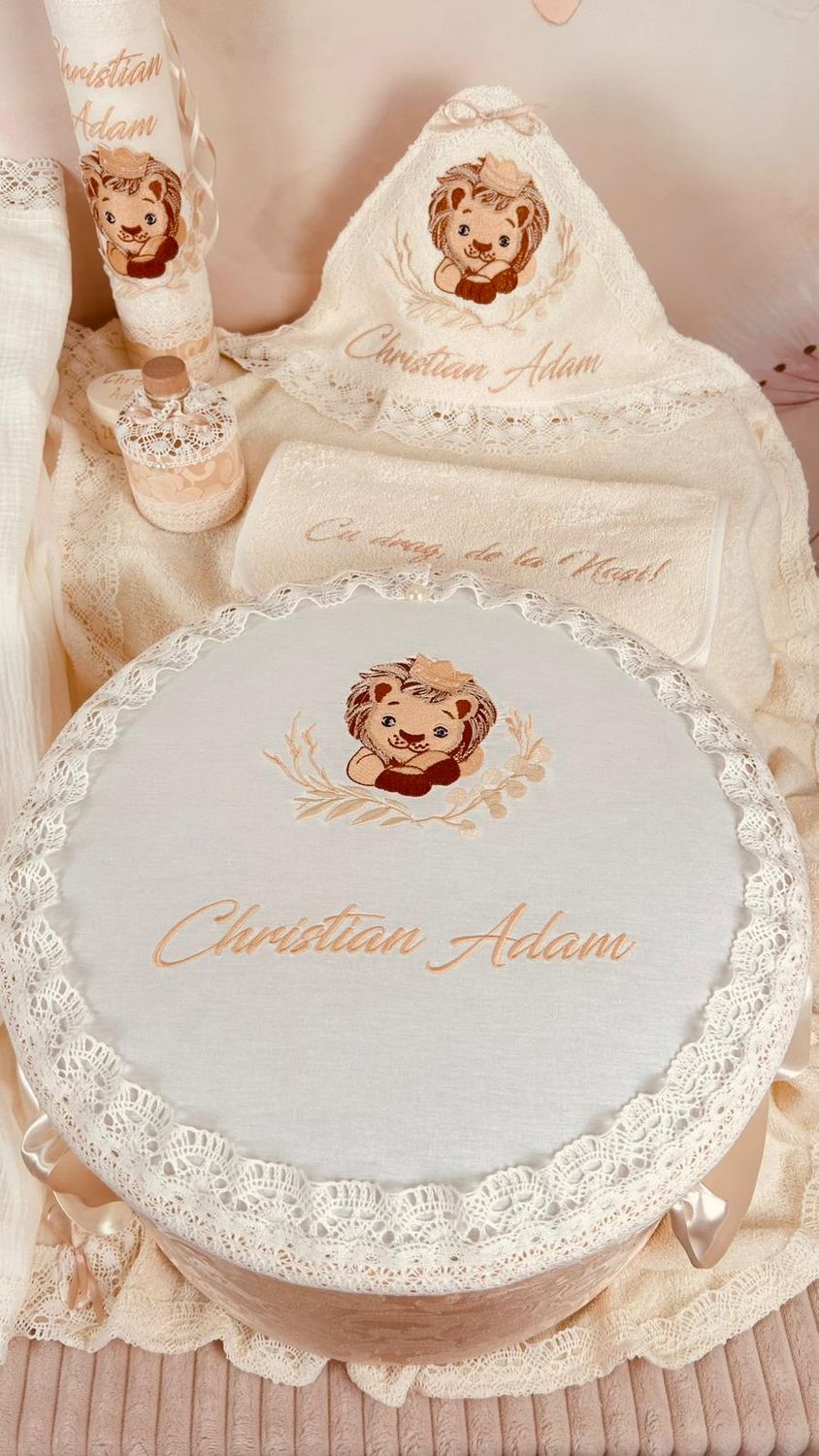 Trusou Botez Personalizat Regele Leu - Set Biserica Premium