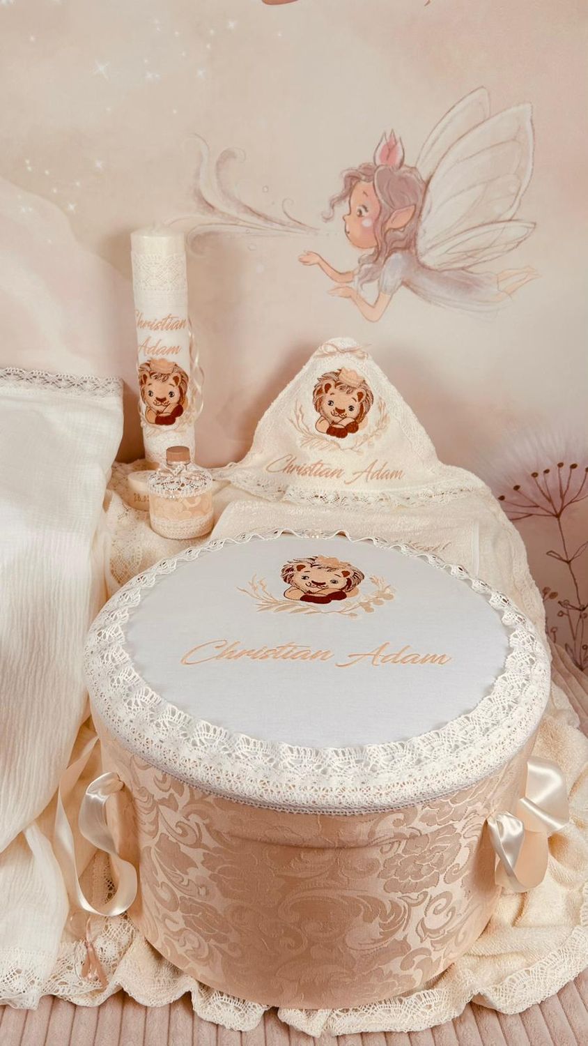Trusou Botez Personalizat Regele Leu - Set Biserica Premium