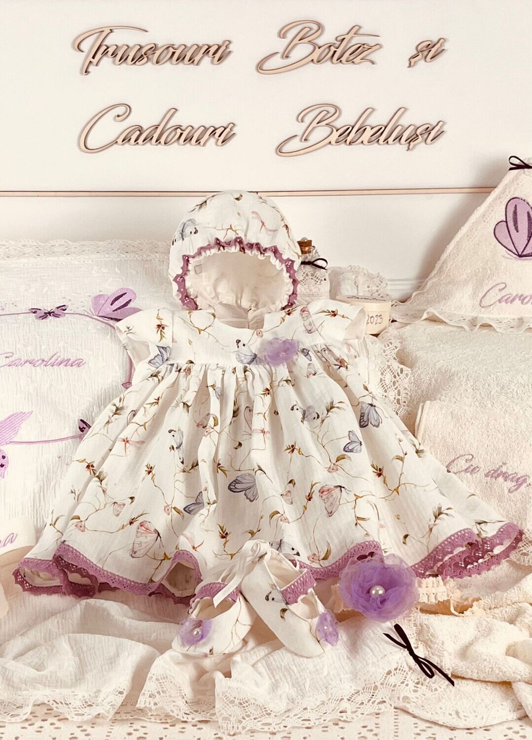 Trusou Botez Muslin Bumbac si Fluturi Carolina - Set Biserica