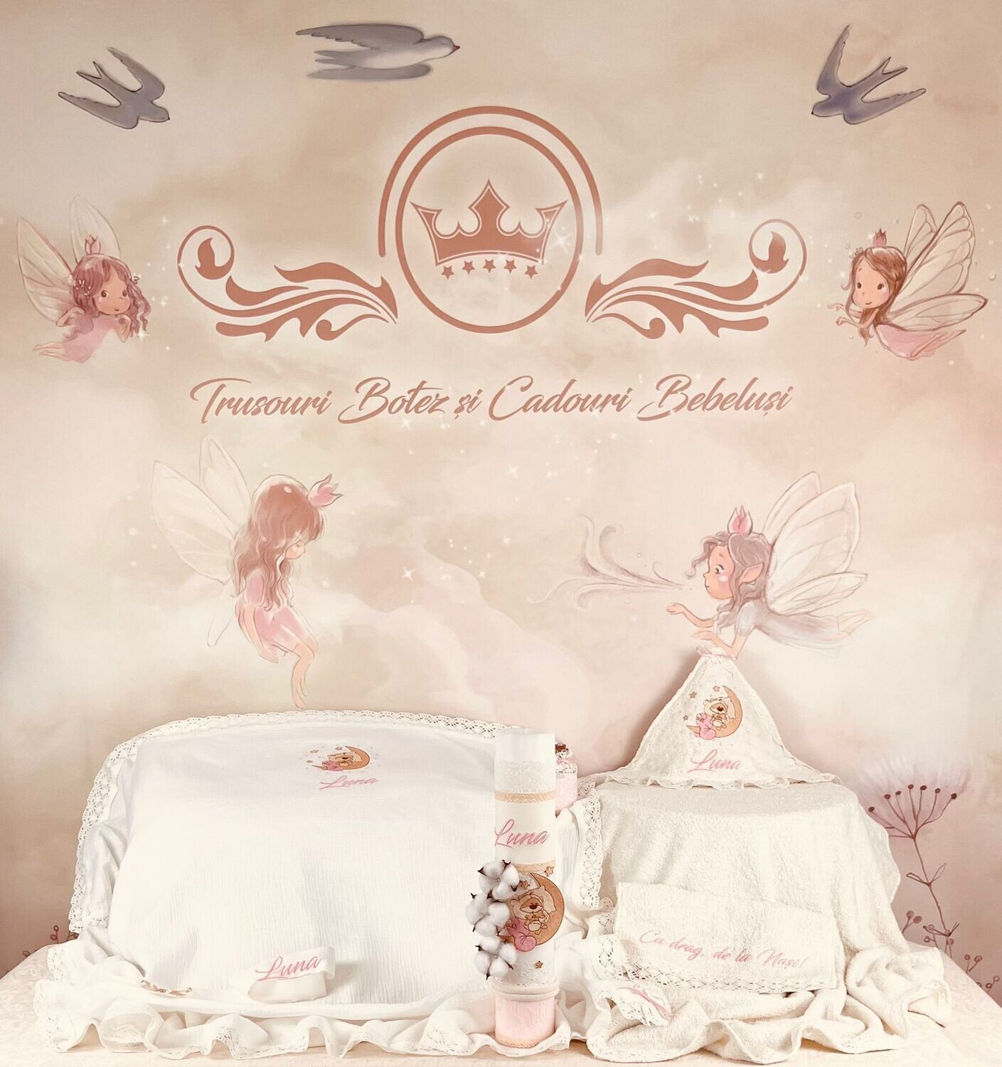 Trusou Botez Muslin Personalizat Luna - Set Biserica Trusou Botez Muslin Personalizat Luna - Set Biserica