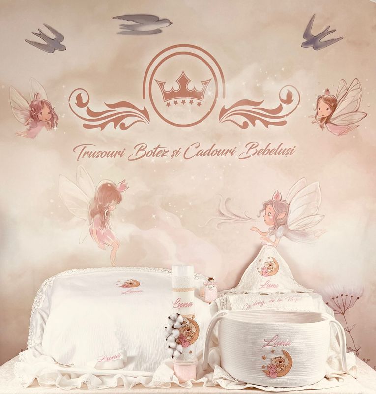 Trusou Botez Muslin Personalizat Luna - Set Biserica Trusou Botez Muslin Personalizat Luna - Set Biserica