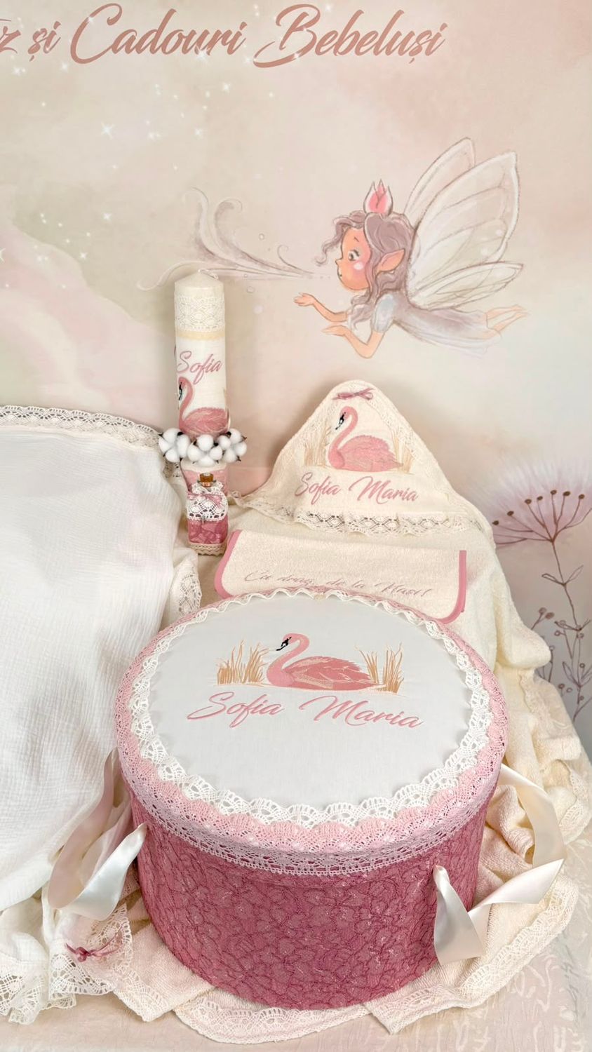 Trusou Botez Muslin Personalizat Lebada roz - Set Biserica