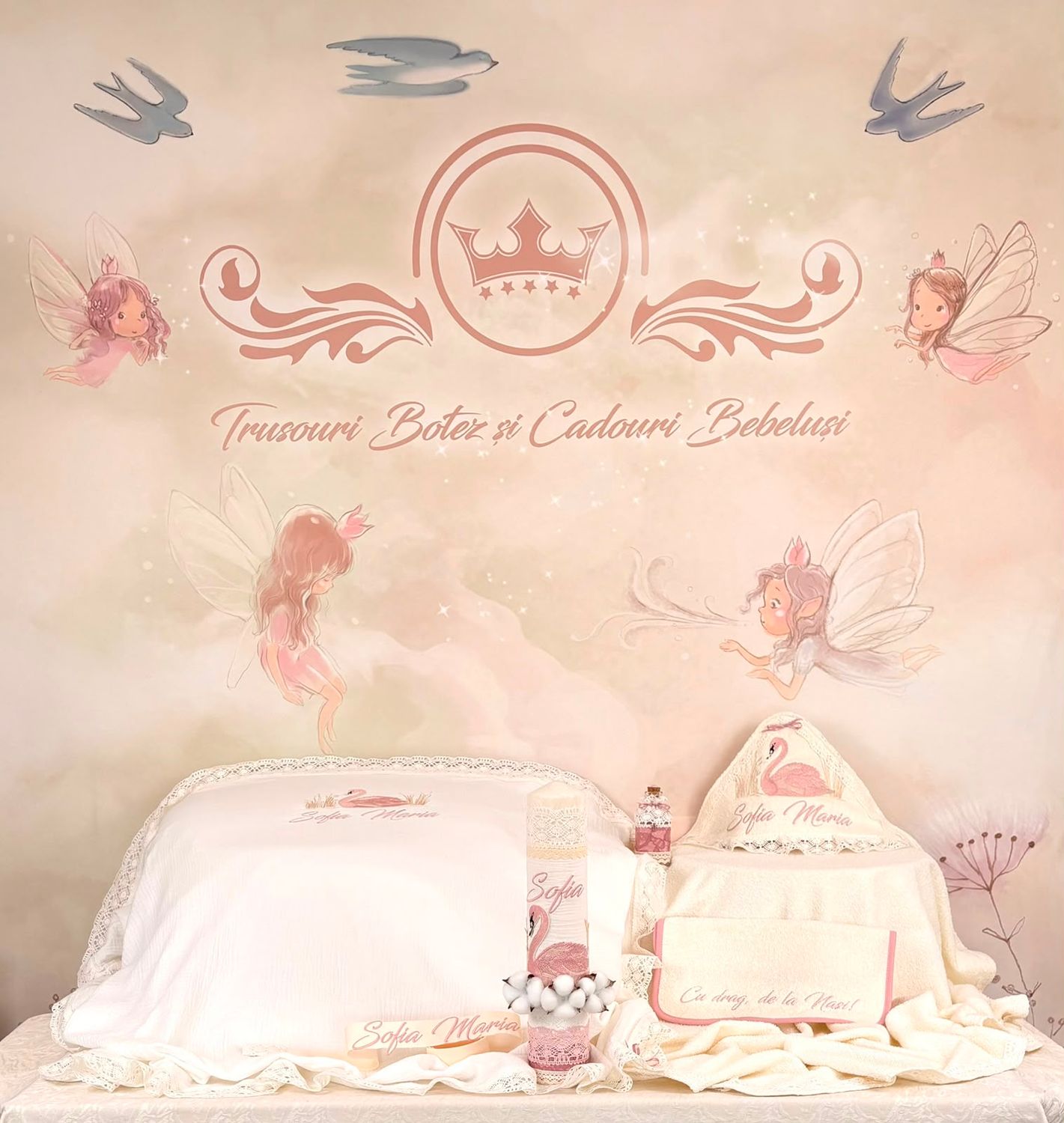 Trusou Botez Muslin Personalizat Lebada roz - Set Biserica
