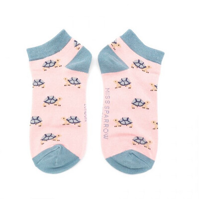 MISS SPARROW Socks
Trainer No Show Pink Turtle Print