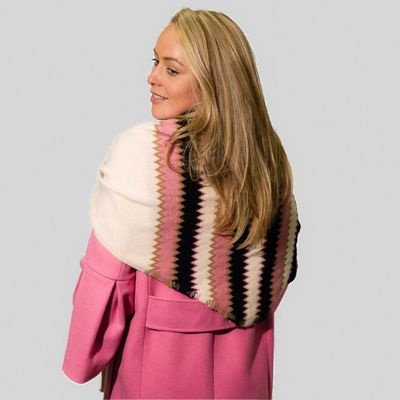 Zelly Womens Stylish Pink Cream Black Triangular Wrap Scarf Navy Zig Zag Print