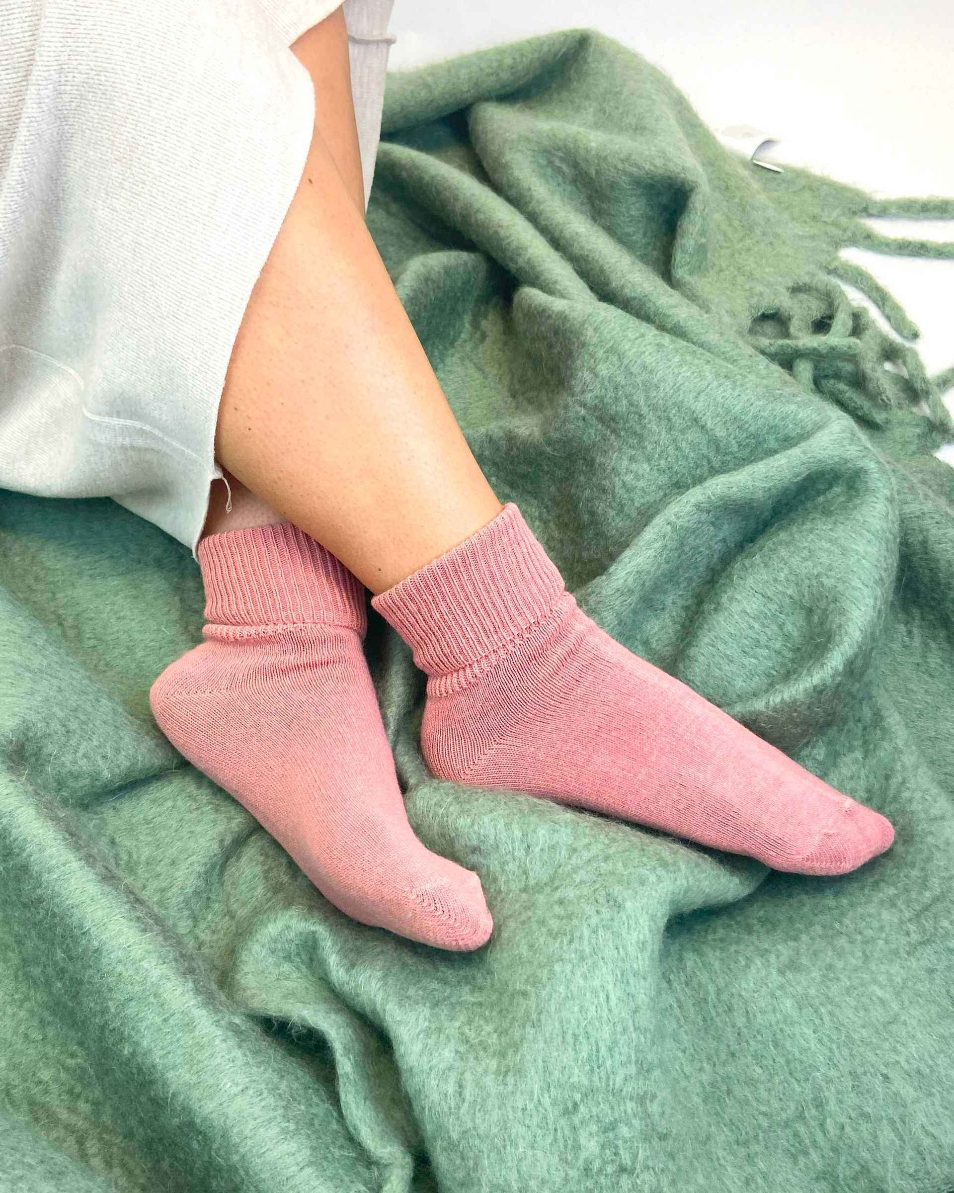 PAMELA MANN Pink Ultra-Soft Comfort Socks Size 4 to 8