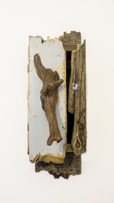 Reclaimed wood hobbit driftwood key hanger