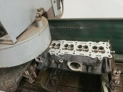 surfaçage culasse bicylindre moto