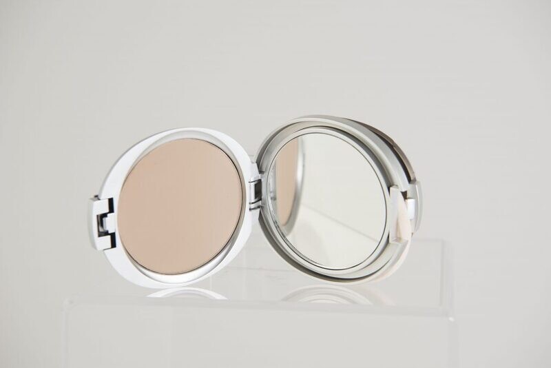 Compact Foundation: Bisque
