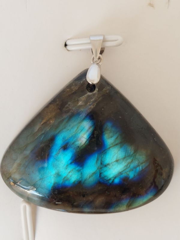 LABRADORITE pendentif triangle