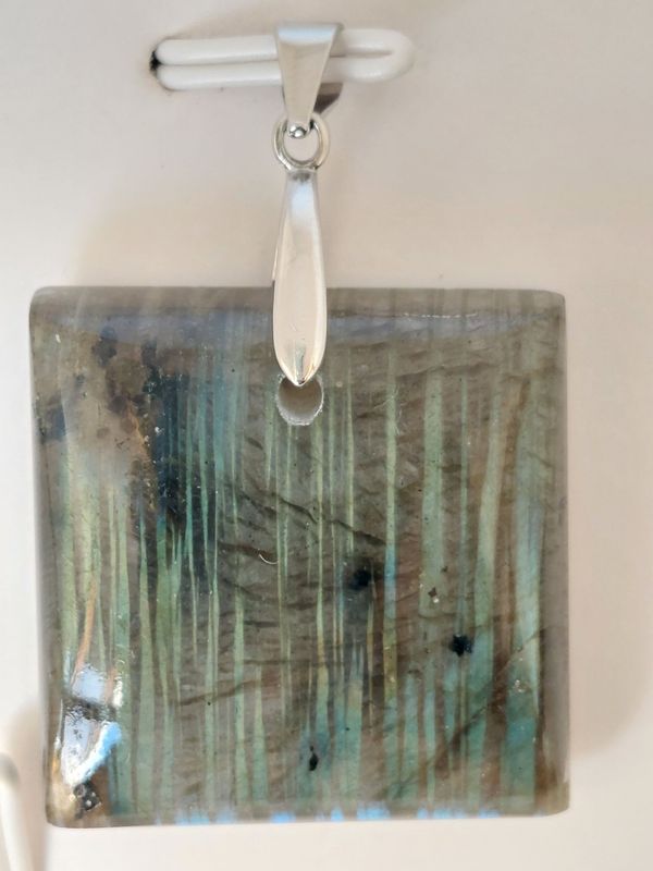 LABRADORITE pendentif carré