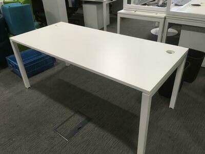 1600mm Single White desks