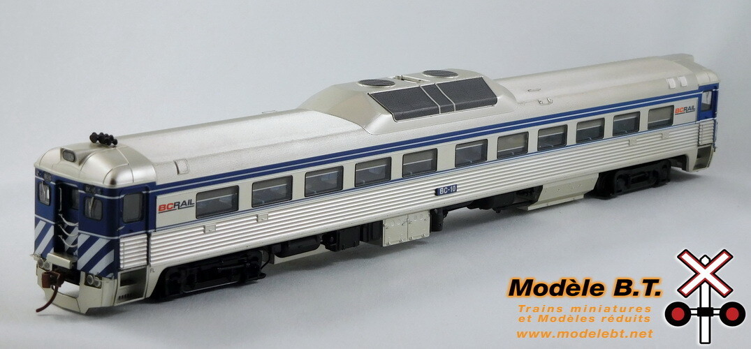 Rapido Trains HO Budd RDC-1 Phase 2 - Sound & DCC - BC Rail #BC-10 (stainless white blue red)