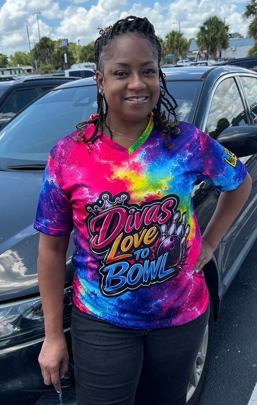 DIVAS LOVE TO BOWL