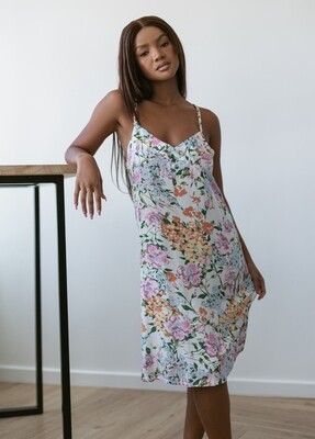 WHITE FLORAL STRAPPY NIGHTIE - RAYON WHITE FLORAL STRAPPY NIGHTIE - RAYON