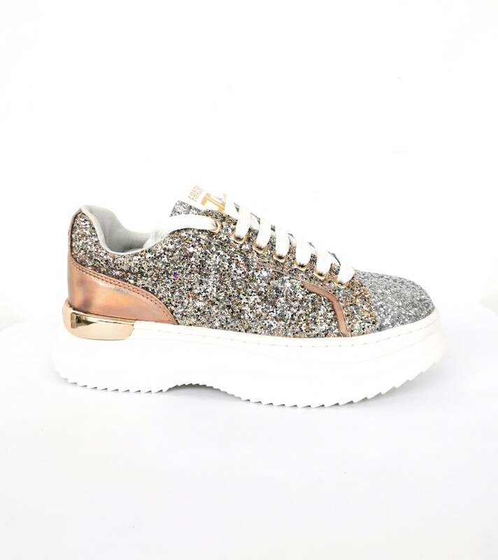 Sneakers con glitter e suola alta