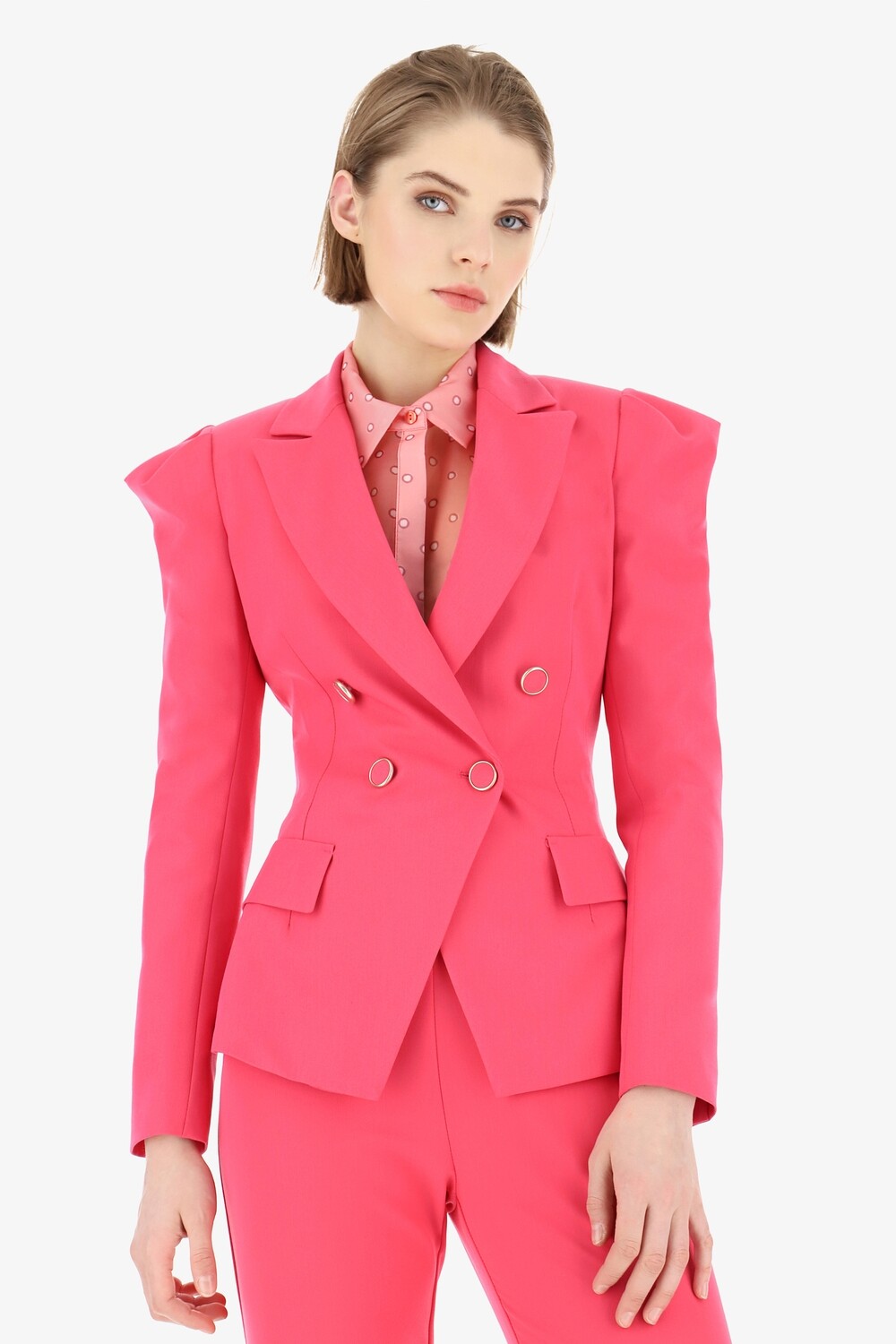 Giacca doppiopetto con spalle a sbuffo