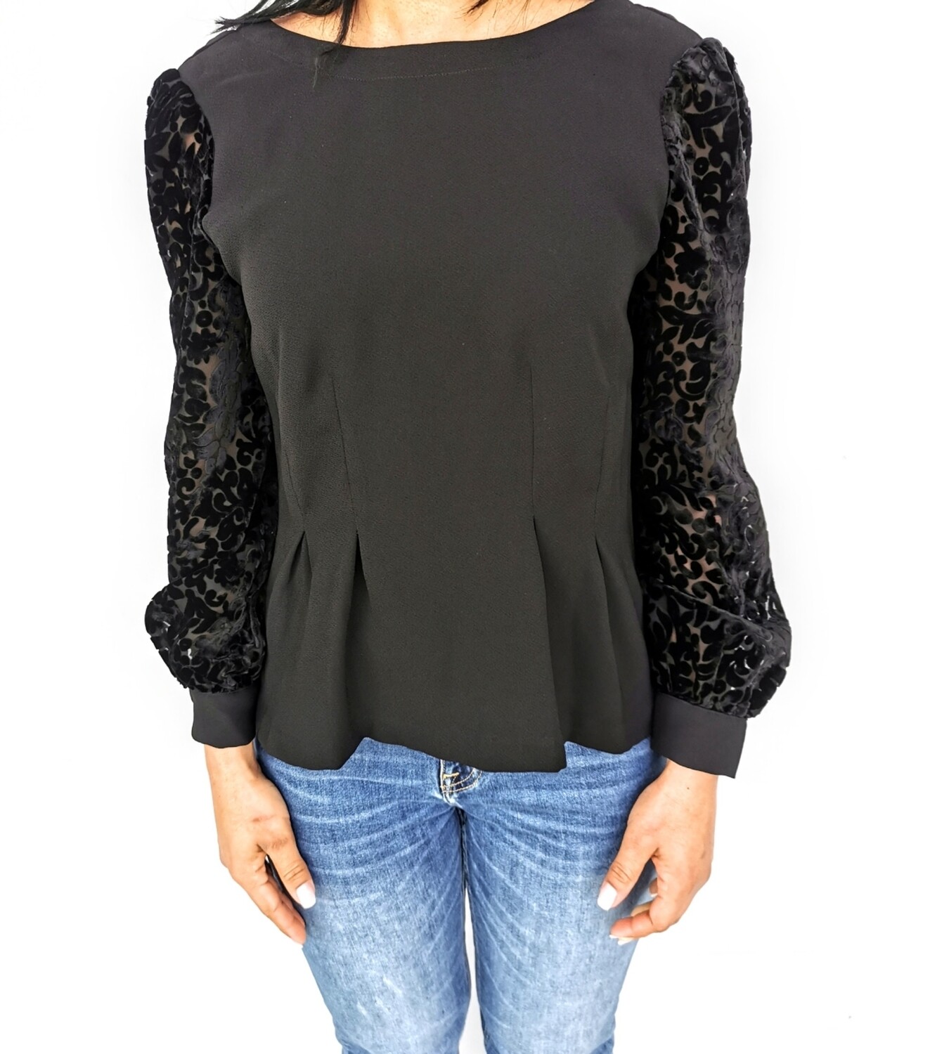 Top con maniche lavorate