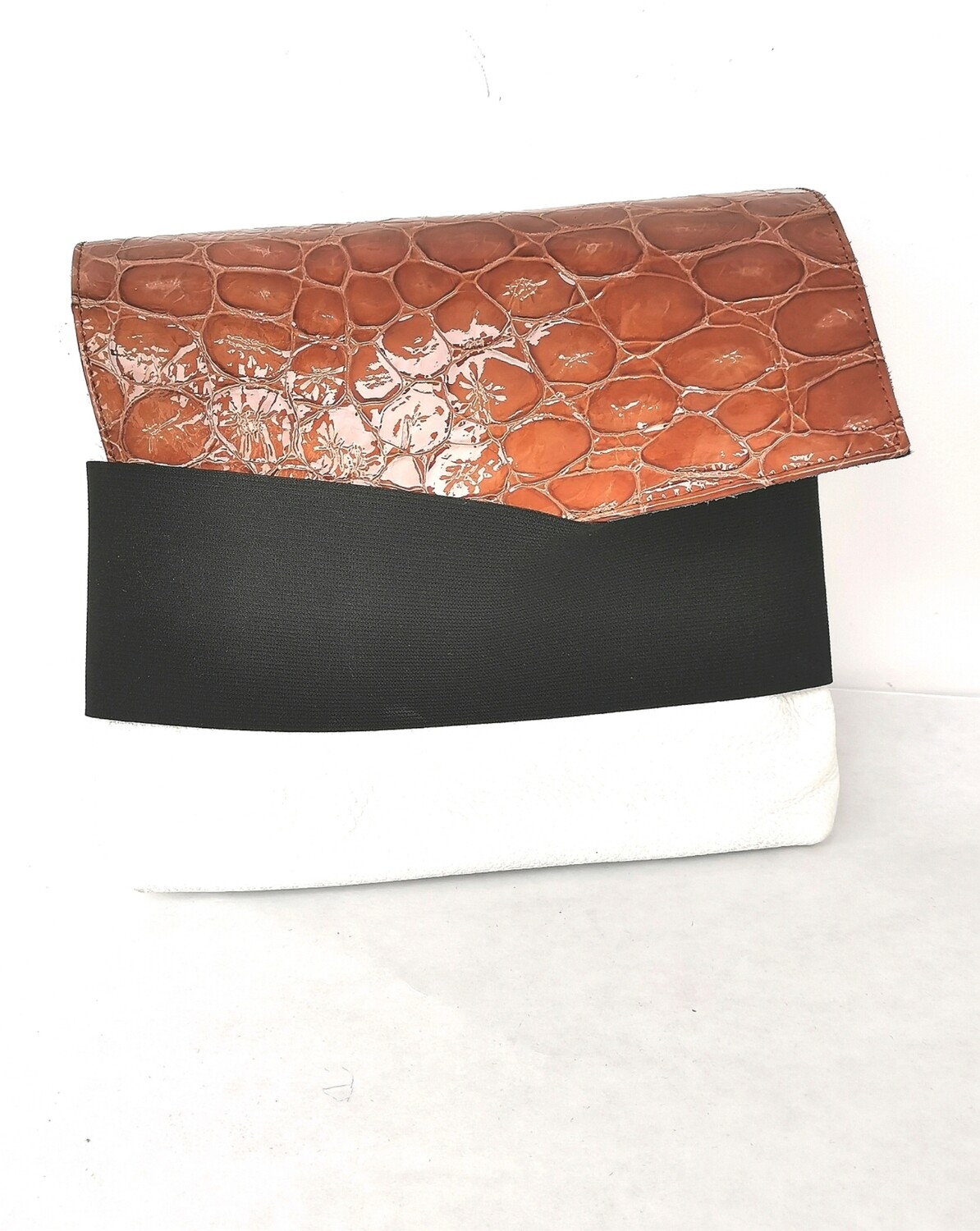 Pochette artigianale in vera pelle