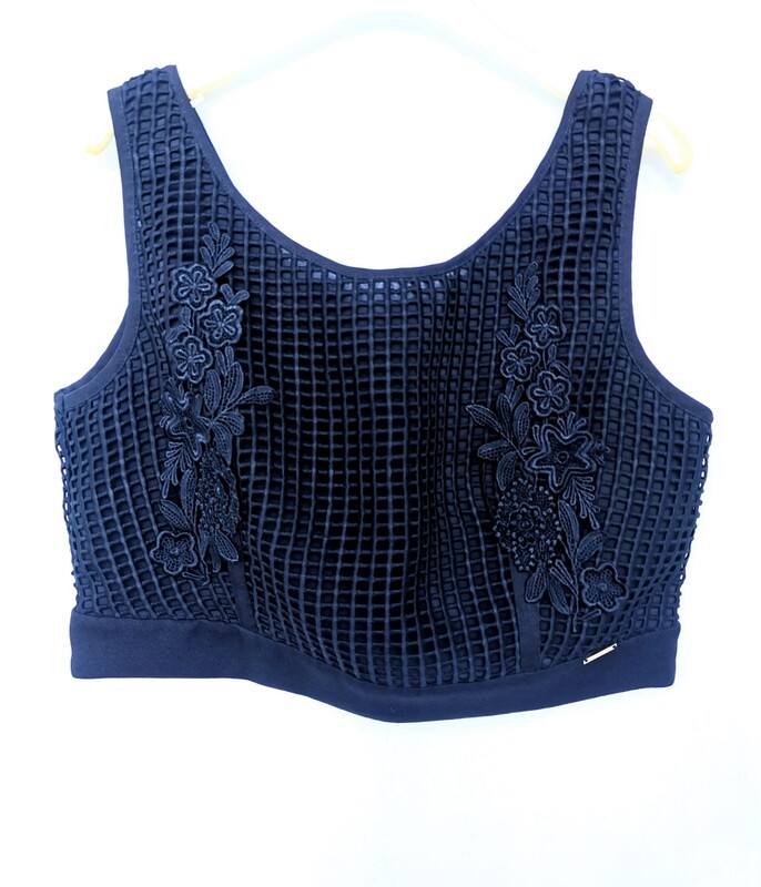 Top corto ricamato