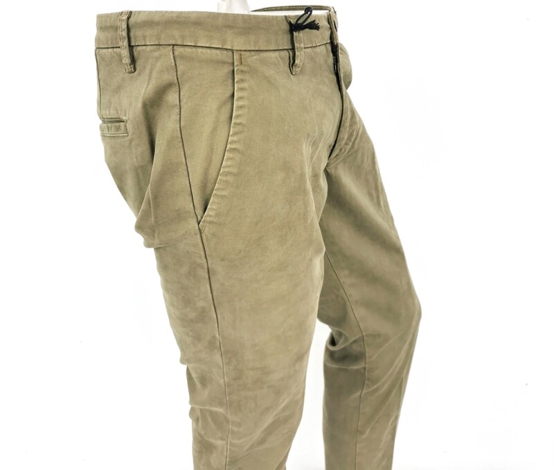 Pantalone skinny chino in gabardina