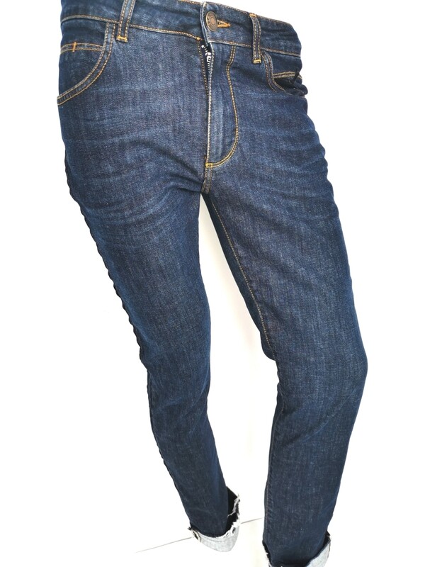 Jeans con bande laterali