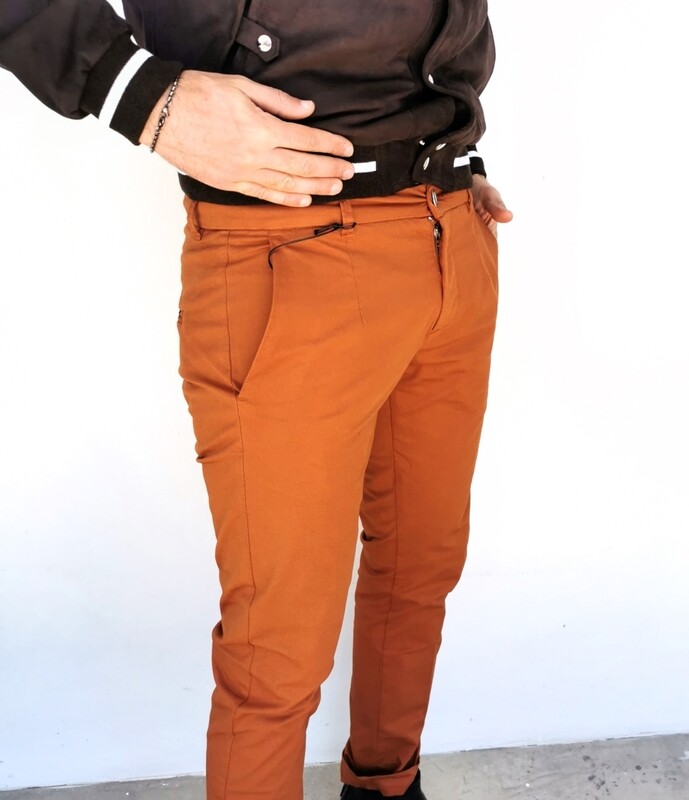 Pantalone chino in gabardina stretch