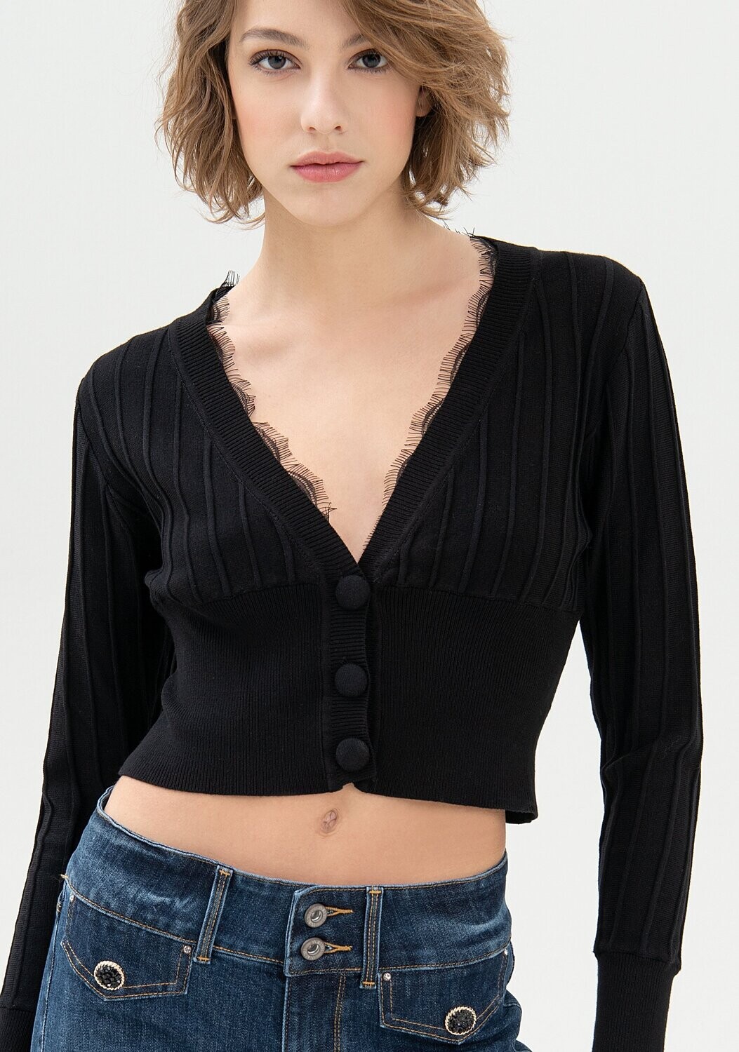 Cardigan cropped con inserti in pizzo