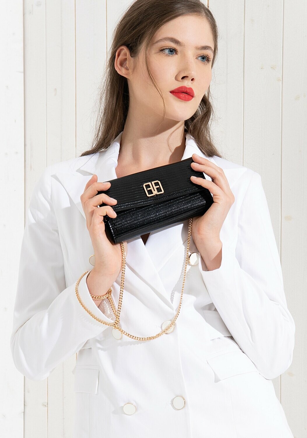 Portafoglio in eco pelle con catena