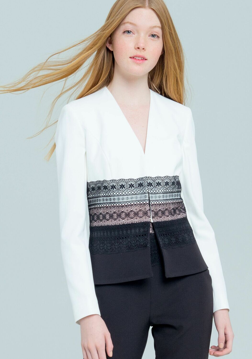 Giacca in tessuto stretch con inserti in pizzo