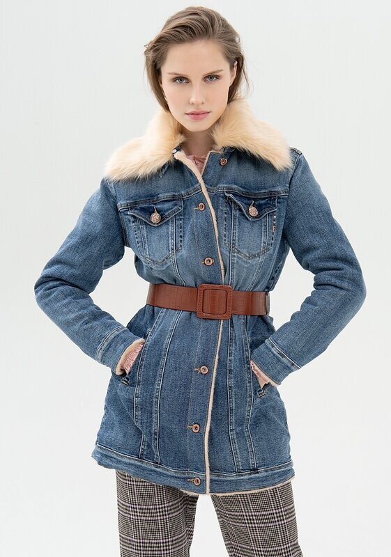 Giacca lunga in denim con eco pelliccia