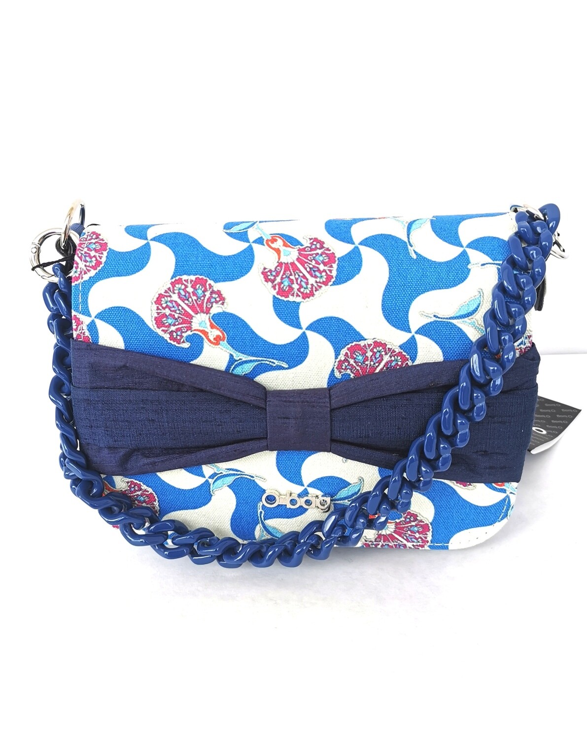 O bag pocket con pattina e fiocco