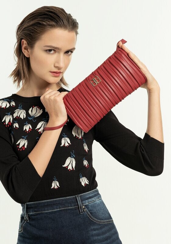 Pochette in eco pelle goffrata