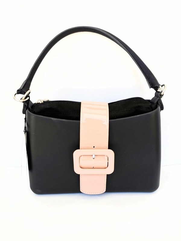 O bag glam nera con fascia ecopelle vernice