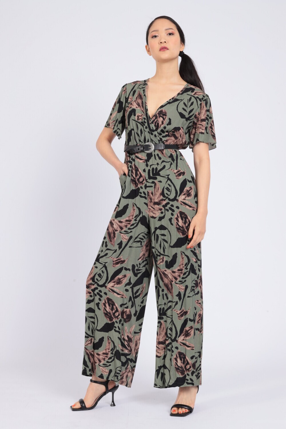 Tuta con scollo a V incrociato