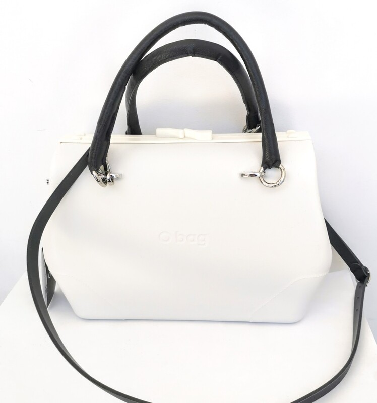 O bag doc latte con tracolla e manici neri