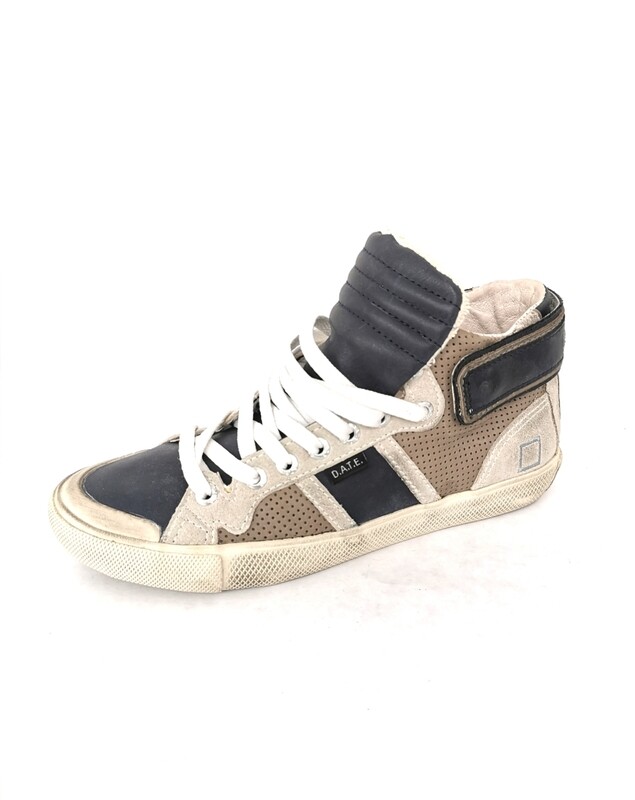 D.A.T.E. stone high perforated