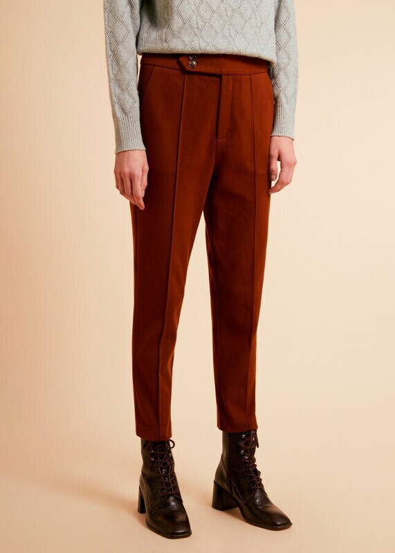 Pantalone capri svasato