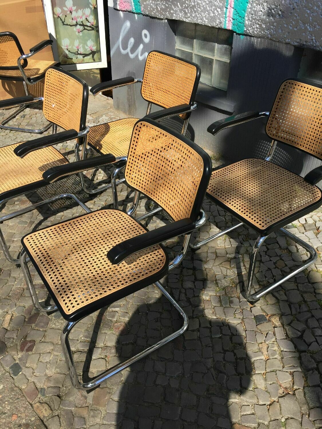 S 64 Freischwinger Armlehnstuhl mit Rohrgeflecht