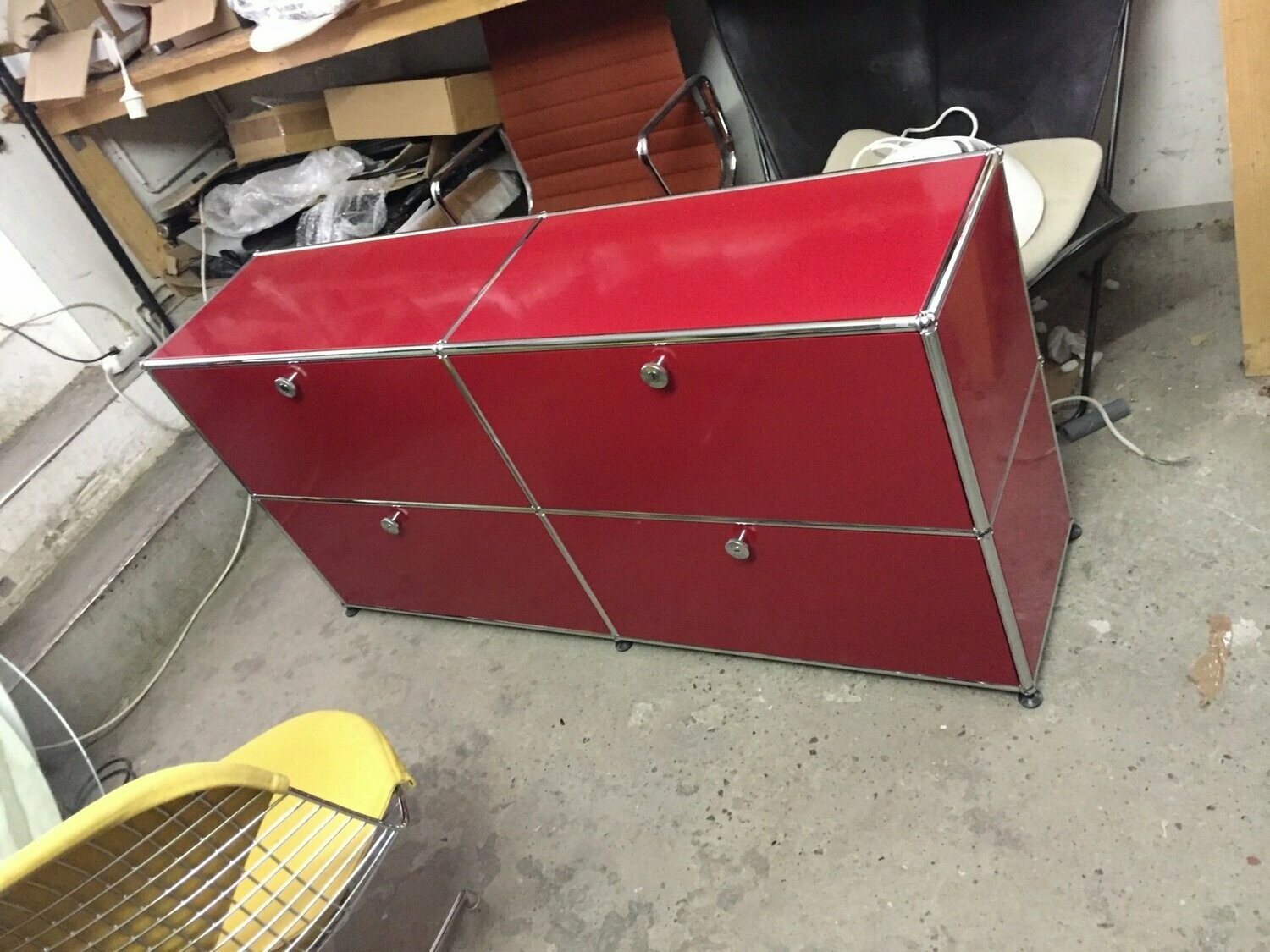 USM Haller Sideboard 2 Breit / 2 Hoch / 4 Klapptüren, ROT