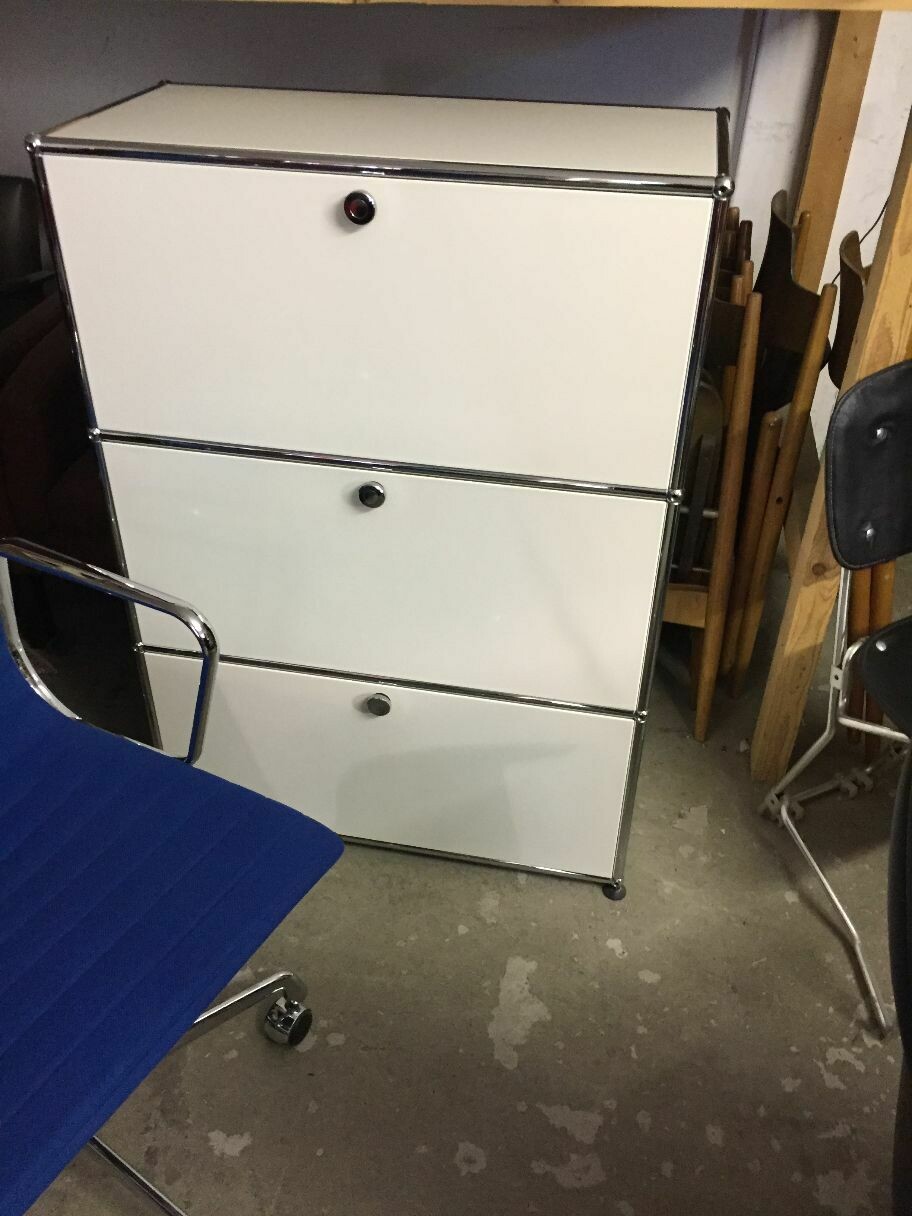 USM Haller Highboard mit 3 Klappen (weiß)