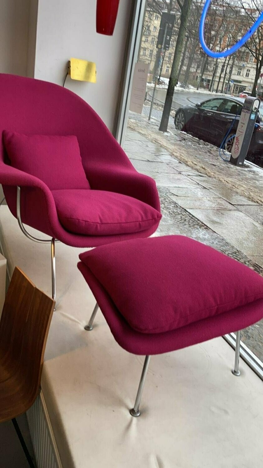 Womb Chair   Eero Saarinen   Knoll International