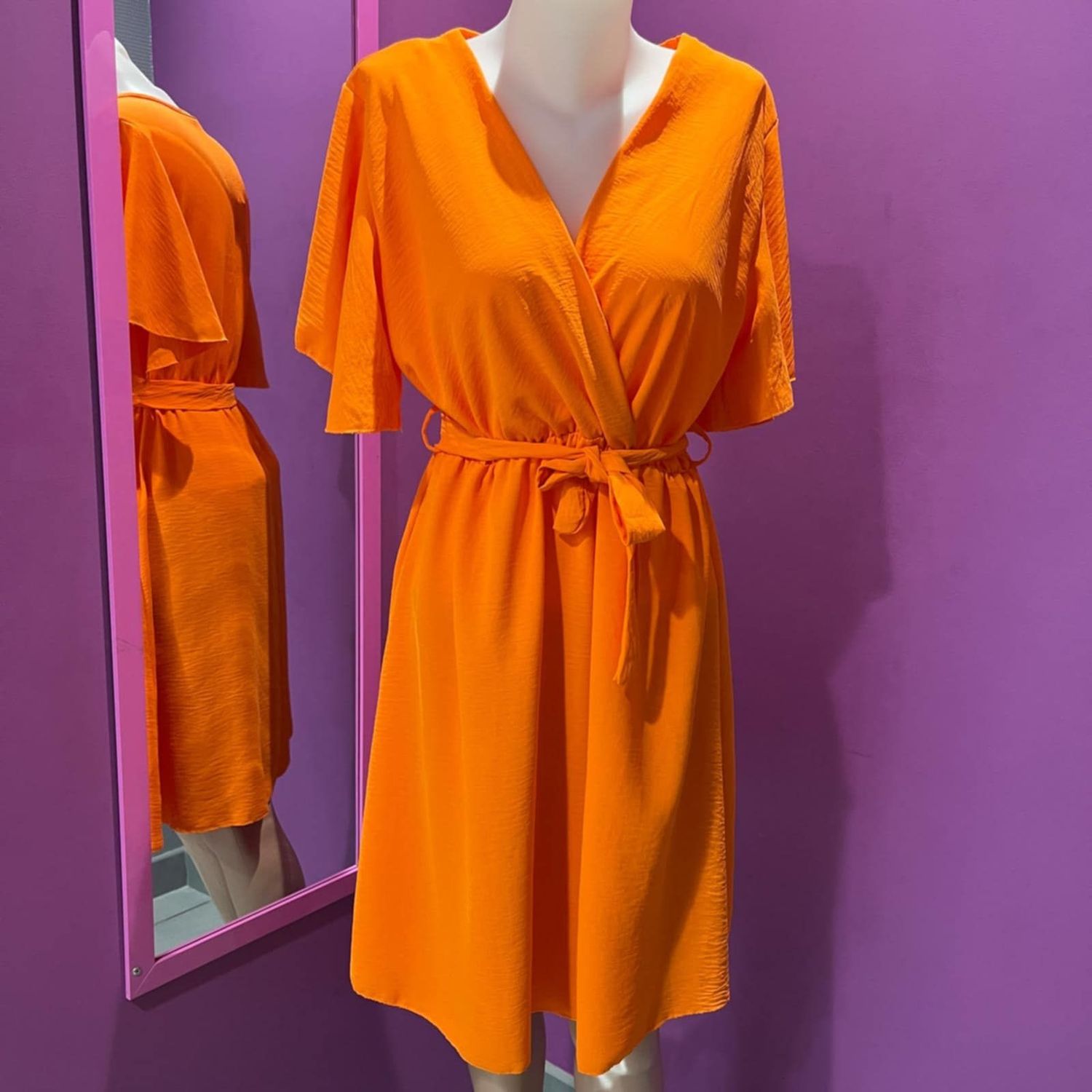 Robe Col V orange fluide